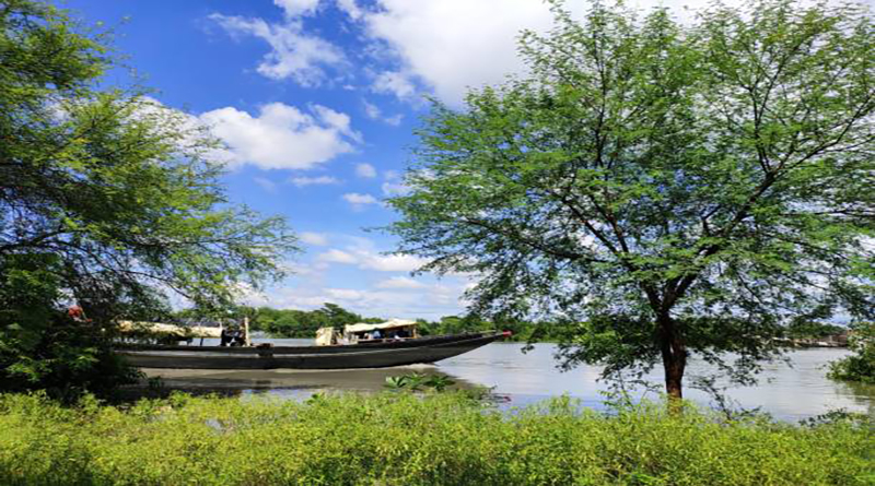 It's captured by the riverside of Vidyadhari in Sundarban where there was a boat sailed.